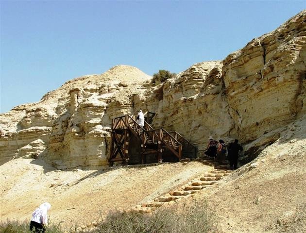 Φωτογραφίες από το σπήλαιο που ασκήτεψε η Οσία Μαρία η Αιγυπτία